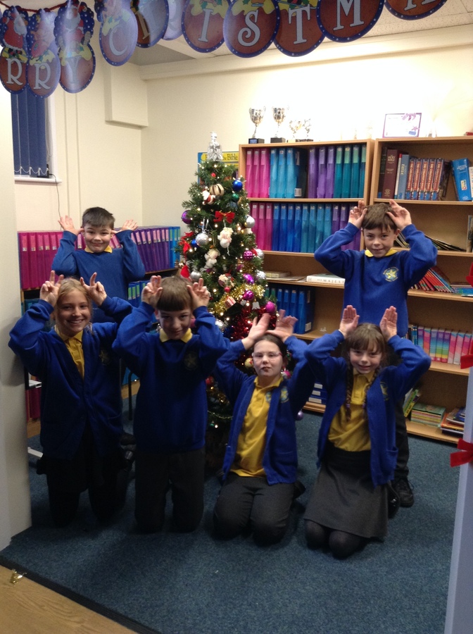 Y6 Decorating Our Christmas Tree 2024